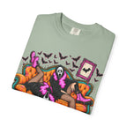 Gothic Scream Mask Lounge T‑Shirt — Retro Halloween Couch Art Tee