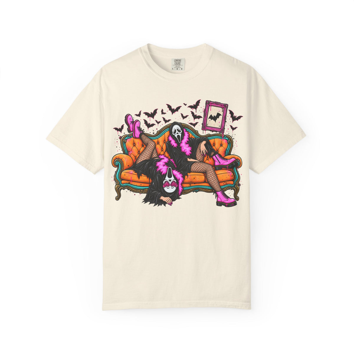 Gothic Scream Mask Lounge T‑Shirt — Retro Halloween Couch Art Tee