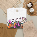 Gothic Scream Mask Lounge T‑Shirt — Retro Halloween Couch Art Tee