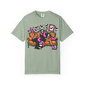 Gothic Scream Mask Lounge T‑Shirt — Retro Halloween Couch Art Tee