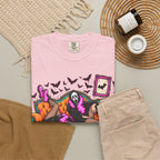 Gothic Scream Mask Lounge T‑Shirt — Retro Halloween Couch Art Tee